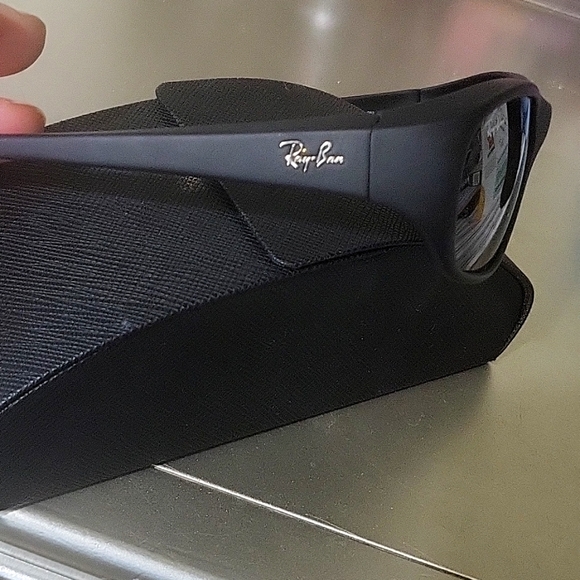 Black Ray-Ban soft matte black made in Italy sunglasses - Picture 2 of 10